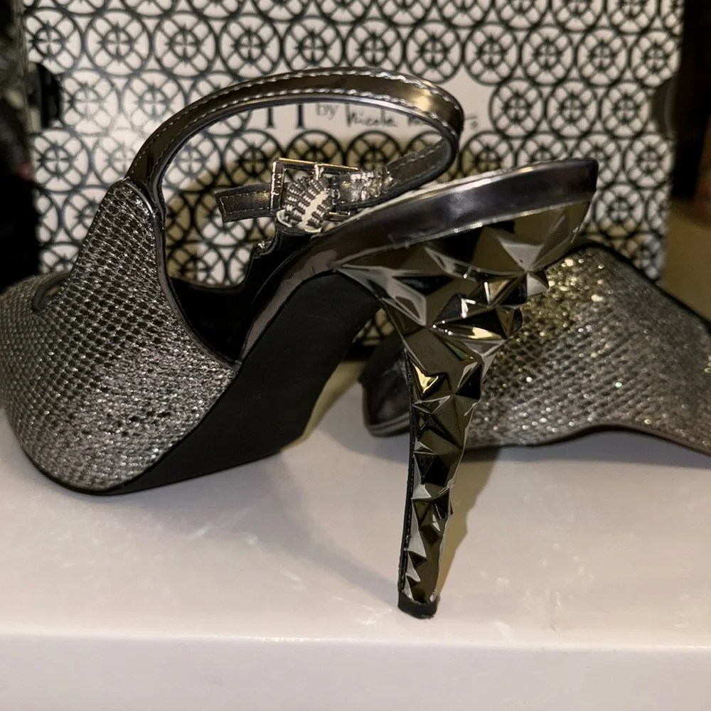 Heels - Picture 6 of 8
